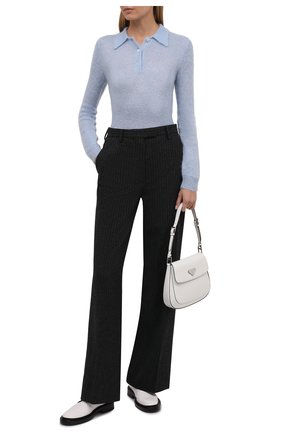 Женские шерстяные брюки PRADA темно-серого цвета по цене 98000 руб., арт. P290EG-1ZJ8-F0480-212 | Фото 2 Женские шерстяные брюки PRADA темно-серого цвета, арт. P290EG-1ZJ8-F0480-212 | Фото 2 (Материал внешний: Шерсть; Стили: Кэжуэл; Длина (брюки, джинсы): Удлиненные; Силуэт Ж (брюки и джинсы): Расклешенные; Женское Кросс-КТ: Брюки-одежда)