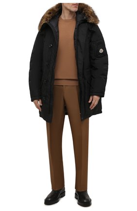 Мужская пуховая парка aja MONCLER черного цвета по цене 161100 руб., арт. G2-091-1C000-23-68352 | Фото 2 Мужская пуховая парка aja MONCLER черного цвета, арт. G2-091-1C000-23-68352 | Фото 2 (Материал подклада: Синтетический материал; Длина (верхняя одежда): До середины бедра; Материал внешний: Синтетический материал; Рукава: Длинные; Материал утеплителя: Пух и перо; Кросс-КТ: Куртка; Мужское Кросс-КТ: пуховик-короткий; Стили: Кэжуэл)