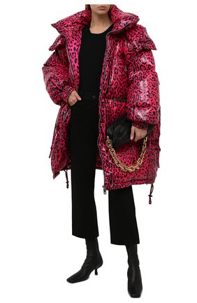 Женский пуховик DOLCE & GABBANA фуксия цвета по цене 329000 руб., арт. F9L94T/FSRNH | Фото 2 Женский пуховик DOLCE & GABBANA фуксия цвета, арт. F9L94T/FSRNH | Фото 2 (Длина (верхняя одежда): До середины бедра; Материал утеплителя: Пух и перо; Материал подклада: Синтетический материал; Материал внешний: Синтетический материал; Рукава: Длинные; Стили: Гламурный; Кросс-КТ: Пуховик)