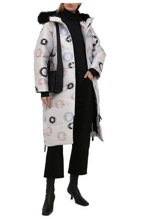 Женская утепленная куртка GIORGIO ARMANI белого цвета по цене 337500 руб., арт. 1WH0C06R/T031F | Фото 2 Женская утепленная куртка GIORGIO ARMANI белого цвета, арт. 1WH0C06R/T031F | Фото 2 (Длина (верхняя одежда): До колена; Рукава: Длинные; Материал подклада: Синтетический материал; Материал внешний: Синтетический материал; Стили: Спорт-шик; Женское Кросс-КТ: Пуховик-куртка)