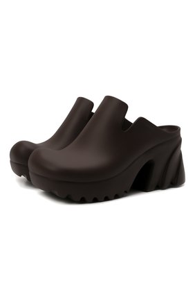Женские резиновые сабо rubber flash BOTTEGA VENETA темно-коричневого цвета по цене 33750 руб., арт. 667153/V11T0 | Фото 1 Женские резиновые сабо rubber flash BOTTEGA VENETA темно-коричневого цвета, арт. 667153/V11T0 | Фото 1 (Материал внешний: Резина; Каблук тип: Устойчивый; Каблук высота: Средний, Высокий; Подошва: Массивная, Платформа)