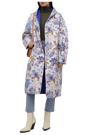 Женская двусторонняя куртка ISABEL MARANT ETOILE синего цвета по цене 68200 руб., арт. MA0992-21A006E/DEAN | Фото 2 Женская двусторонняя куртка ISABEL MARANT ETOILE синего цвета, арт. MA0992-21A006E/DEAN | Фото 2 (Рукава: Длинные; Материал подклада: Синтетический материал; Длина (верхняя одежда): Длинные; Материал внешний: Синтетический материал; Стили: Спорт-шик; Женское Кросс-КТ: Пуховик-куртка)