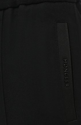 Мужские шерстяные брюки MONCLER черного цвета, арт. G2-091-2A000-15-54233 | Фото 5 (Материал внешний: Шерсть; Длина (брюки, джинсы): Стандартные; Случай: Повседневный; Стили: Кэжуэл)