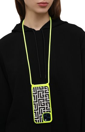 Чехол для iphone 12/12 pro BALMAIN салатового цвета по цене 25350 руб., арт. WN0SC137/LSMD | Фото 2 Чехол для iphone 12/12 pro BALMAIN салатового цвета, арт. WN0SC137/LSMD | Фото 2