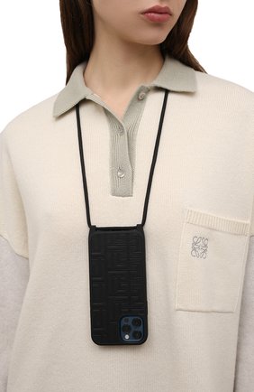 Чехол для iphone 12/12 pro BALMAIN черного цвета по цене 25350 руб., арт. WN0SC137/LESP | Фото 2 Чехол для iphone 12/12 pro BALMAIN черного цвета, арт. WN0SC137/LESP | Фото 2 (Женское Кросс-КТ: Кожа iPhone)