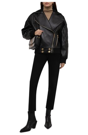 Женская кожаная куртка BALMAIN черного цвета по цене 289000 руб., арт. WF1TD020/L158 | Фото 2 Женская кожаная куртка BALMAIN черного цвета, арт. WF1TD020/L158 | Фото 2 (Материал подклада: Вискоза; Длина (верхняя одежда): Короткие; Рукава: Длинные; Кросс-КТ: Куртка; Женское Кросс-КТ: Замша и кожа; Стили: Гранж)