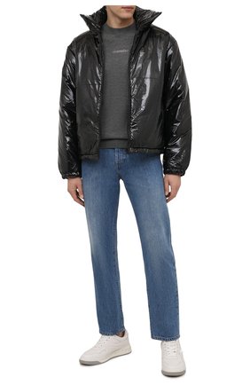 Мужской шерстяной джемпер MONCLER серого цвета по цене 49000 руб., арт. G2-091-9C000-18-M1131 | Фото 2 Мужской шерстяной джемпер MONCLER серого цвета, арт. G2-091-9C000-18-M1131 | Фото 2 (Материал внешний: Шерсть; Мужское Кросс-КТ: Джемперы; Длина (для топов): Стандартные; Рукава: Длинные; Принт: С принтом; Вырез: Круглый; Стили: Кэжуэл)