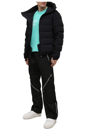 Мужская пуховая куртка kunitachi MONCLER GRENOBLE черного цвета по цене 152400 руб., арт. G2-097-1A000-29-5399D | Фото 2 Мужская пуховая куртка kunitachi MONCLER GRENOBLE черного цвета, арт. G2-097-1A000-29-5399D | Фото 2 (Материал утеплителя: Пух и перо; Длина (верхняя одежда): Короткие; Материал подклада: Синтетический материал; Рукава: Длинные; Материал внешний: Синтетический материал; Кросс-КТ: Куртка; Мужское Кросс-КТ: пуховик-короткий; Стили: Спорт-шик)