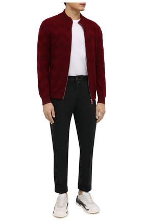 Мужские брюки KITON черного цвета по цене 75150 руб., арт. UFPLACJ0344A | Фото 2 Мужские брюки KITON черного цвета, арт. UFPLACJ0344A | Фото 2 (Материал внешний: Хлопок, Лиоцелл, Растительное волокно; Длина (брюки, джинсы): Стандартные; Случай: Повседневный; Стили: Кэжуэл; Силуэт М (брюки): Чиносы)