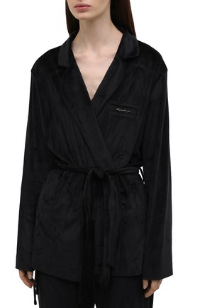 Женская пижама EMPORIO ARMANI черного цвета по цене 16950 руб., арт. 164514/1A260 | Фото 2 Женская пижама EMPORIO ARMANI черного цвета, арт. 164514/1A260 | Фото 2 (Длина (для топов): Удлиненные; Рукава: Длинные; Материал внешний: Синтетический материал; Длина (брюки, джинсы): Стандартные; Длина Ж (юбки, платья, шорты): Мини)
