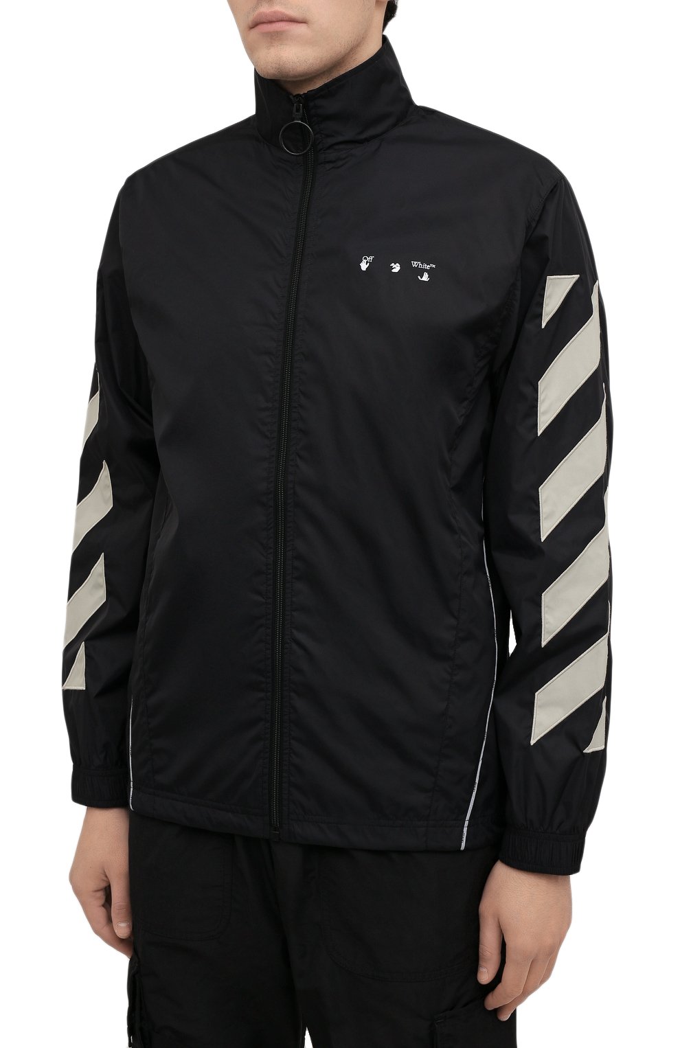 Мужская куртка OFF-WHITE черного цвета, арт. 0MBD022F21FAB001 | Фото 3 (Кросс-КТ: Куртка, Ветровка; Рукава: Длинные; Материал внешний: Синтетический материал; Стили: Спорт-шик; Материал подклада: Синтетический материал; Длина (верхняя одежда): Короткие)