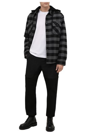 Мужские хлопковые джоггеры OFF-WHITE черного цвета по цене 69950 руб., арт. 0MCF028F21FAB001 | Фото 2 Мужские хлопковые джоггеры OFF-WHITE черного цвета, арт. 0MCF028F21FAB001 | Фото 2 (Материал внешний: Хлопок; Длина (брюки, джинсы): Стандартные; Силуэт М (брюки): Джоггеры; Стили: Спорт-шик)