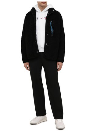 Мужской хлопковое худи OFF-WHITE белого цвета по цене 55450 руб., арт. 0MBB037F21FLE015 | Фото 2 Мужской хлопковое худи OFF-WHITE белого цвета, арт. 0MBB037F21FLE015 | Фото 2 (Материал внешний: Хлопок; Мужское Кросс-КТ: Худи-одежда; Принт: С принтом; Стили: Спорт-шик; Рукава: Длинные; Длина (для топов): Стандартные)
