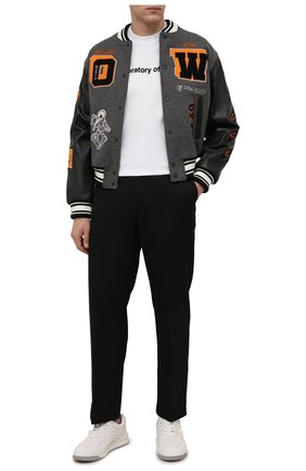 Мужская хлопковая футболка OFF-WHITE белого цвета по цене 24900 руб., арт. 0MAA119F21JER027 | Фото 2 Мужская хлопковая футболка OFF-WHITE белого цвета, арт. 0MAA119F21JER027 | Фото 2 (Материал внешний: Хлопок; Принт: С принтом; Длина (для топов): Стандартные; Рукава: Короткие; Стили: Спорт-шик)