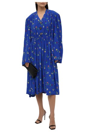 Женское шелковое платье BALENCIAGA синего цвета по цене 220500 руб., арт. 675385/TLLA6 | Фото 2 Женское шелковое платье BALENCIAGA синего цвета, арт. 675385/TLLA6 | Фото 2 (Материал внешний: Шелк; Длина Ж (юбки, платья, шорты): Миди; Рукава: Длинные; Стили: Гламурный; Случай: Повседневный; Женское Кросс-КТ: Платье-одежда)