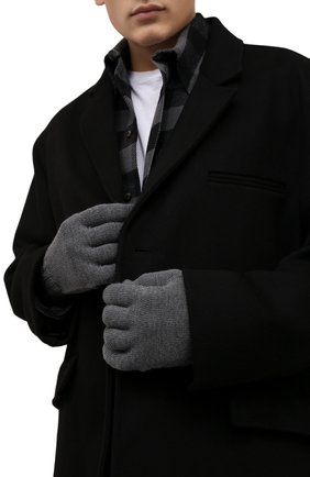 Мужские шерстяные перчатки OFF-WHITE серого цвета, арт. 0MNE032F21KNI001 | Фото 2 (Материал: Шерсть, Текстиль; Кросс-КТ: Трикотаж)