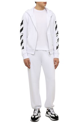 Мужской хлопковая толстовка OFF-WHITE белого цвета по цене 49550 руб., арт. 0MBE001F21FLE009 | Фото 2 Мужской хлопковая толстовка OFF-WHITE белого цвета, арт. 0MBE001F21FLE009 | Фото 2 (Материал внешний: Хлопок; Мужское Кросс-КТ: Толстовка-одежда; Стили: Спорт-шик; Длина (для топов): Стандартные; Рукава: Длинные)