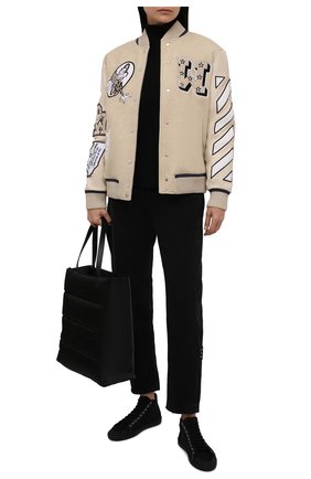 Женский шерстяной бомбер OFF-WHITE серого цвета по цене 170500 руб., арт. 0WEH019F21FAB001 | Фото 2 Женский шерстяной бомбер OFF-WHITE серого цвета, арт. 0WEH019F21FAB001 | Фото 2 (Материал подклада: Вискоза; Длина (верхняя одежда): Короткие; Материал внешний: Шерсть; Рукава: Длинные; Стили: Спорт-шик; Кросс-КТ: Куртка)