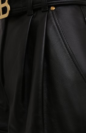 Женские кожаные шорты BALMAIN черного цвета, арт. WF1QA010/L158 | Фото 5 (Женское Кросс-КТ: Шорты-одежда; Стили: Гламурный; Длина Ж (юбки, платья, шорты): Мини; Материал внешний: Натуральная кожа; Материал подклада: Вискоза)