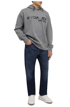 Мужской хлопковое худи MONCLER GRENOBLE серого цвета по цене 42500 руб., арт. G2-097-8G000-08-80451 | Фото 2 Мужской хлопковое худи MONCLER GRENOBLE серого цвета, арт. G2-097-8G000-08-80451 | Фото 2 (Материал внешний: Хлопок; Длина (для топов): Стандартные; Рукава: Длинные; Мужское Кросс-КТ: Худи-одежда; Принт: С принтом; Стили: Спорт-шик)