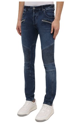 Мужские джинсы BALMAIN синего цвета, арт. WH0MG045/163D | Фото 3 (Силуэт М (брюки): Узкие; Кросс-КТ: Деним; Длина (брюки, джинсы): Стандартные; Стили: Гранж; Материал внешний: Хлопок; Детали: Потертости)