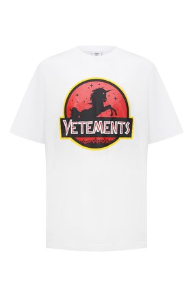 Мужская хлопковая футболка VETEMENTS белого цвета по цене 45800 руб., арт. UA52TR320W 1602/M | Фото 1 Мужская хлопковая футболка VETEMENTS белого цвета, арт. UA52TR320W 1602/M | Фото 1 (Рукава: Короткие; Длина (для топов): Удлиненные; Материал внешний: Хлопок; Принт: С принтом; Стили: Спорт-шик)