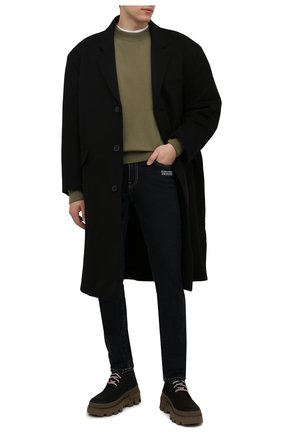 Мужские джинсы OFF-WHITE темно-синего цвета по цене 54200 руб., арт. 0MYA074F21DEN005 | Фото 2 Мужские джинсы OFF-WHITE темно-синего цвета, арт. 0MYA074F21DEN005 | Фото 2 (Длина (брюки, джинсы): Стандартные; Материал внешний: Хлопок, Деним; Кросс-КТ: Деним; Стили: Гранж; Силуэт М (брюки): Прямые)