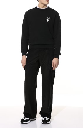 Мужской хлопковый свитшот OFF-WHITE черного цвета по цене 39950 руб., арт. 0MBA025F21FLE008 | Фото 2 Мужской хлопковый свитшот OFF-WHITE черного цвета, арт. 0MBA025F21FLE008 | Фото 2 (Материал внешний: Хлопок; Мужское Кросс-КТ: свитшот-одежда; Принт: С принтом; Стили: Гранж; Рукава: Длинные; Длина (для топов): Стандартные)