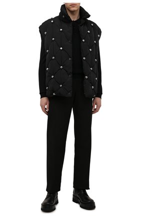 Мужской пуховый жилет DOLCE & GABBANA черного цвета по цене 234000 руб., арт. G9WC3Z/HUMEB | Фото 2 Мужской пуховый жилет DOLCE & GABBANA черного цвета, арт. G9WC3Z/HUMEB | Фото 2 (Материал внешний: Синтетический материал; Материал утеплителя: Пух и перо; Материал подклада: Синтетический материал; Кросс-КТ: Куртка, Пуховик; Стили: Гламурный; Длина (верхняя одежда): Короткие)