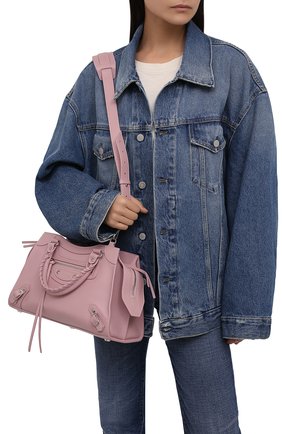Женская сумка neo classic city s BALENCIAGA светло-розового цвета по цене 167000 руб., арт. 678629/15Y4Y | Фото 2 Женская сумка neo classic city s BALENCIAGA светло-розового цвета, арт. 678629/15Y4Y | Фото 2 (Размер: medium; Ремень/цепочка: На ремешке; Материал: Натуральная кожа; Сумки-технические: Сумки top-handle)