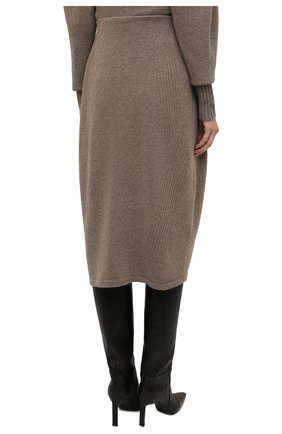 Женская юбка из шерсти и кашемира LOW CLASSIC бежевого цвета по цене 29500 руб., арт. L0W21FW_KN05LK | Фото 4 Женская юбка из шерсти и кашемира LOW CLASSIC бежевого цвета, арт. L0W21FW_KN05LK | Фото 4 (Материал внешний: Шерсть; Кросс-КТ: Трикотаж; Женское Кросс-КТ: Юбка-одежда; Длина Ж (юбки, платья, шорты): Миди; Стили: Кэжуэл)