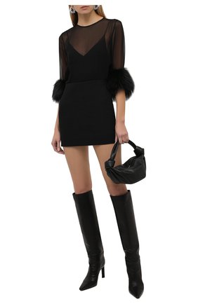 Женская шелковая блузка SAINT LAURENT черного цвета по цене 219000 руб., арт. 677217/Y9D50 | Фото 2 Женская шелковая блузка SAINT LAURENT черного цвета, арт. 677217/Y9D50 | Фото 2 (Материал внешний: Шелк; Рукава: 3/4; Длина (для топов): Стандартные; Стили: Романтичный; Женское Кросс-КТ: Блуза-одежда; Принт: Без принта)