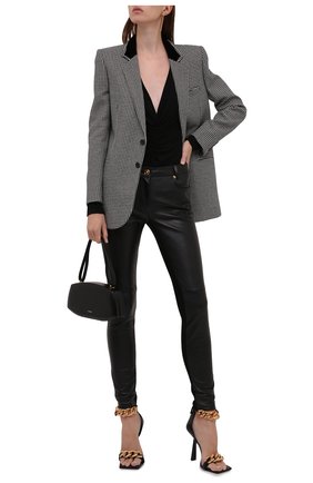 Женские кожаные брюки VERSACE черного цвета по цене 186000 руб., арт. 1000991/1A00677 | Фото 2 Женские кожаные брюки VERSACE черного цвета, арт. 1000991/1A00677 | Фото 2 (Длина (брюки, джинсы): Стандартные; Стили: Гламурный; Женское Кросс-КТ: Брюки-одежда; Силуэт Ж (брюки и джинсы): Узкие)