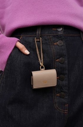 Кожаный чехол для airpods pro TOM FORD бежевого цвета по цене 42650 руб., арт. S0408T-LCL095 | Фото 2 Кожаный чехол для airpods pro TOM FORD бежевого цвета, арт. S0408T-LCL095 | Фото 2 (Материал: Натуральная кожа)