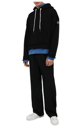 Мужской хлопковое худи PALM ANGELS черного цвета по цене 72650 руб., арт. PMBB109F21FLE0011001 | Фото 2 Мужской хлопковое худи PALM ANGELS черного цвета, арт. PMBB109F21FLE0011001 | Фото 2 (Материал внешний: Хлопок; Длина (для топов): Стандартные; Рукава: Длинные; Мужское Кросс-КТ: Худи-одежда; Стили: Спорт-шик; Принт: Без принта)