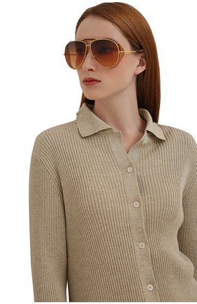 Женские солнцезащитные очки TOM FORD золотого цвета, арт. TF900 30F | Фото 2 (Тип очков: С/з; Очки форма: Авиаторы)