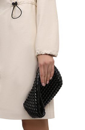 Женский клатч structure small BOTTEGA VENETA черного цвета по цене 128000 руб., арт. 680562/V1GN0 | Фото 2 Женский клатч structure small BOTTEGA VENETA черного цвета, арт. 680562/V1GN0 | Фото 2 (Женское Кросс-КТ: Клатч-клатчи; Материал: Натуральная кожа; Размер: small; Сумки: Сумки)