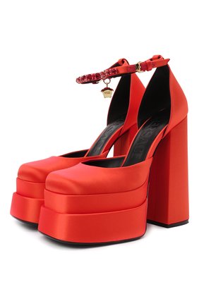 Женские текстильные туфли VERSACE красного цвета по цене 94800 руб., арт. 1002005/DRA67 | Фото 1 Женские текстильные туфли VERSACE красного цвета, арт. 1002005/DRA67 | Фото 1 (Материал внешний: Текстиль; Каблук тип: Устойчивый; Каблук высота: Высокий; Материал внутренний: Натуральная кожа; Подошва: Платформа)