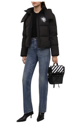 Женская пуховая куртка OFF-WHITE черного цвета по цене 122500 руб., арт. 0WED001F21FAB002 | Фото 2 Женская пуховая куртка OFF-WHITE черного цвета, арт. 0WED001F21FAB002 | Фото 2 (Материал подклада: Синтетический материал; Длина (верхняя одежда): Короткие; Рукава: Длинные; Материал внешний: Синтетический материал; Материал утеплителя: Пух и перо; Стили: Спорт-шик; Кросс-КТ: Куртка)