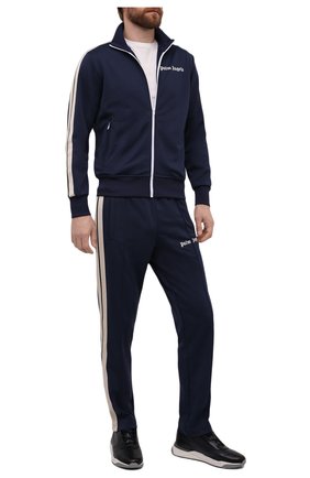 Мужские брюки PALM ANGELS темно-синего цвета по цене 39950 руб., арт. PMCA007F21FAB0024601 | Фото 2 Мужские брюки PALM ANGELS темно-синего цвета, арт. PMCA007F21FAB0024601 | Фото 2 (Материал внешний: Синтетический материал; Длина (брюки, джинсы): Стандартные; Случай: Повседневный; Стили: Спорт-шик; Shop in Shop M: Обувь_классика)