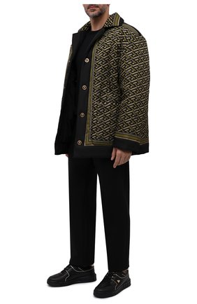 Мужская утепленная куртка VERSACE хаки цвета, арт. 1002225/1A01702 | Фото 2 (Рукава: Длинные; Длина (верхняя одежда): До середины бедра; Материал подклада: Синтетический материал; Материал внешний: Синтетический материал; Кросс-КТ: Куртка; Мужское Кросс-КТ: утепленные куртки; Стили: Кэжуэл)