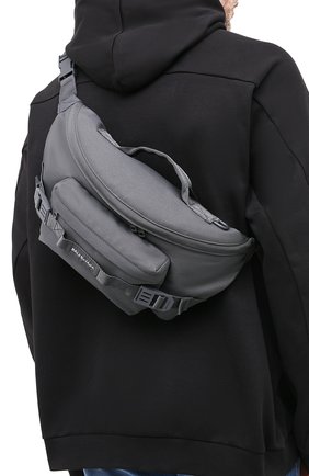 Мужская текстильная поясная сумка army BALENCIAGA серого цвета, арт. 644035/2BKPI | Фото 2 (Материал: Текстиль; Ремень/цепочка: На ремешке; Размер: large)