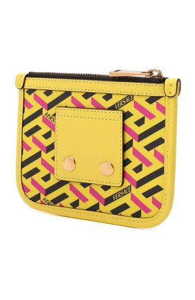 Женский футляр для кредитных карт monogram VERSACE желтого цвета по цене 16650 руб., арт. 1001871/1A01444 | Фото 2 Женский футляр для кредитных карт monogram VERSACE желтого цвета, арт. 1001871/1A01444 | Фото 2 (Материал: Синтетический материал, Текстиль)