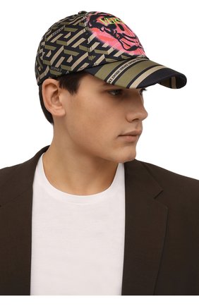 Мужской шелковая бейсболка VERSACE хаки цвета по цене 47650 руб., арт. 1001590/1A01916 | Фото 2 Мужской шелковая бейсболка VERSACE хаки цвета, арт. 1001590/1A01916 | Фото 2 (Материал: Текстиль, Шелк)