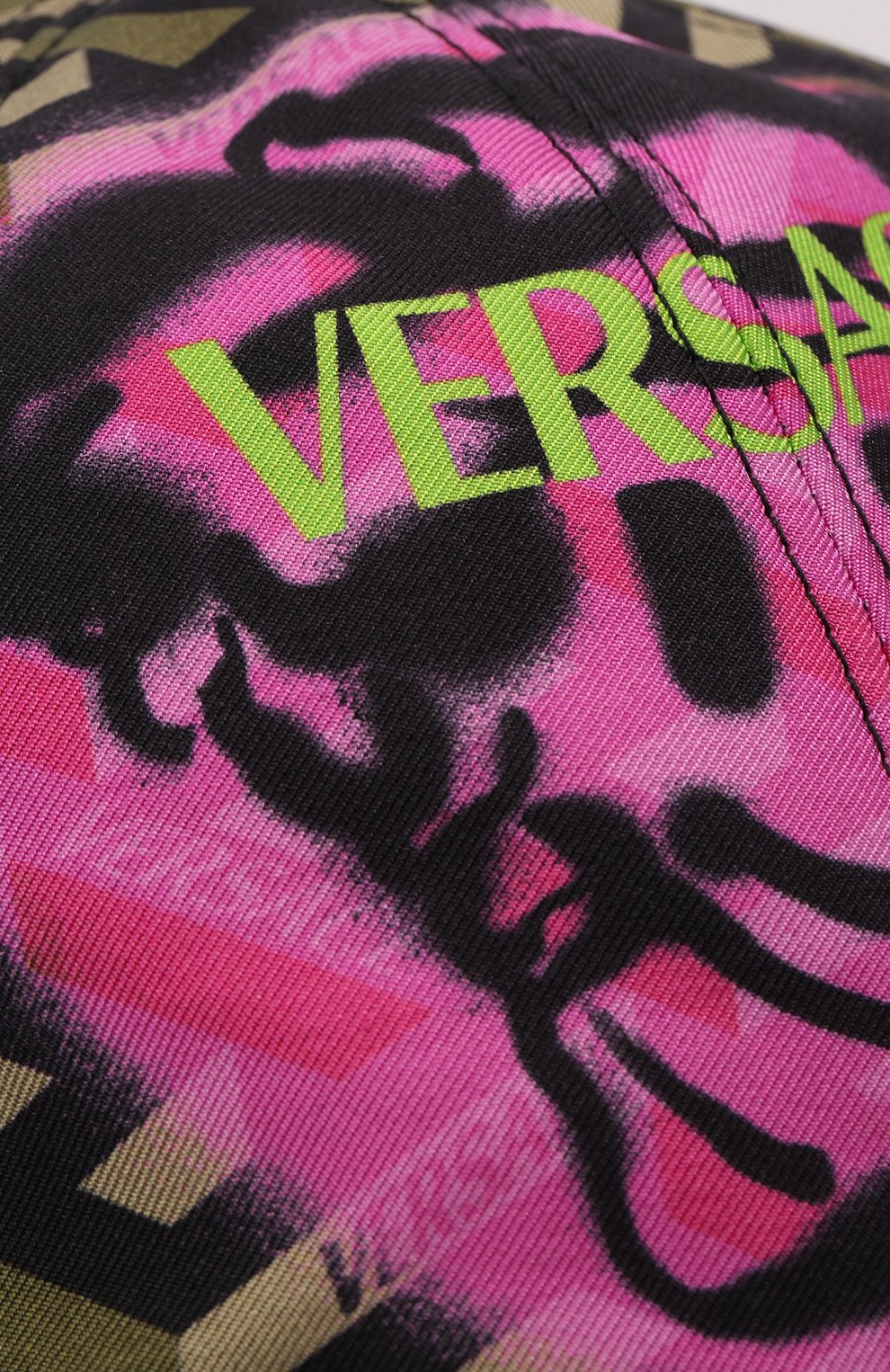 Мужской шелковая бейсболка VERSACE хаки цвета по цене 47650 руб., арт. 1001590/1A01916 | Фото 4 Мужской шелковая бейсболка VERSACE хаки цвета, арт. 1001590/1A01916 | Фото 4 (Материал: Текстиль, Шелк)
