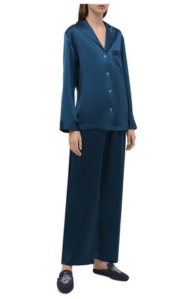 Женская шелковая пижама LUNA DI SETA бирюзового цвета по цене 36850 руб., арт. VLST08007 | Фото 1 Женская шелковая пижама LUNA DI SETA бирюзового цвета, арт. VLST08007 | Фото 1 (Материал внешний: Шелк; Длина Ж (юбки, платья, шорты): Мини; Длина (для топов): Стандартные; Рукава: Длинные; Длина (брюки, джинсы): Стандартные)