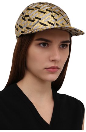 Женская бейсболка VERSACE золотого цвета по цене 246000 тенге, арт. 1001590/1A01933 | Фото 2 Женская бейсболка VERSACE золотого цвета, арт. 1001590/1A01933 | Фото 2 (Материал: Текстиль, Синтетический материал)