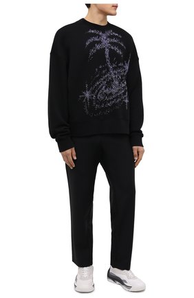 Мужской хлопковый свитшот PALM ANGELS черного цвета по цене 39950 руб., арт. PMBA026F21FLE0011083 | Фото 2 Мужской хлопковый свитшот PALM ANGELS черного цвета, арт. PMBA026F21FLE0011083 | Фото 2 (Рукава: Длинные; Материал внешний: Хлопок; Длина (для топов): Стандартные; Мужское Кросс-КТ: свитшот-одежда; Принт: С принтом; Стили: Спорт-шик)