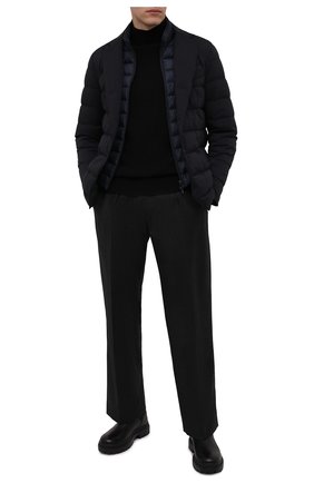 Мужская пуховая куртка ferrandier MONCLER темно-синего цвета, арт. G2-091-1A001-72-53132 | Фото 2 (Рукава: Длинные; Материал внешний: Синтетический материал; Длина (верхняя одежда): Короткие; Материал подклада: Синтетический материал; Материал утеплителя: Пух и перо; Кросс-КТ: Куртка; Стили: Кэжуэл; Мужское Кросс-КТ: Куртка-верхняя одежда)