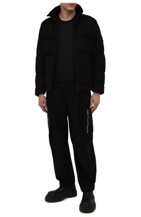 Мужская пуховая куртка STONE ISLAND черного цвета по цене 114000 руб., арт. 7515440F1 | Фото 2 Мужская пуховая куртка STONE ISLAND черного цвета, арт. 7515440F1 | Фото 2 (Материал утеплителя: Пух и перо; Рукава: Длинные; Материал внешний: Шерсть, Синтетический материал; Материал подклада: Синтетический материал; Длина (верхняя одежда): Короткие; Мужское Кросс-КТ: пуховик-короткий; Кросс-КТ: Куртка; Стили: Кэжуэл)
